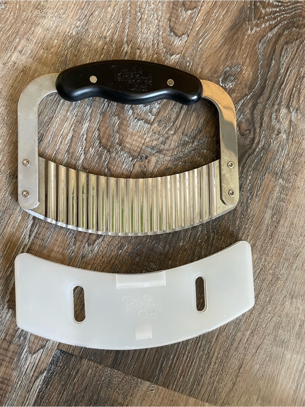 The Pampered Chef Crinkle Cutter Model #1089 Stainless Steel Kitchen Tool